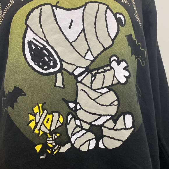 NWOT Peanuts sweatshirt snoopy & Woodstock Dressed as Mummies With Bling |SZ XXL - Picture 6 of 13